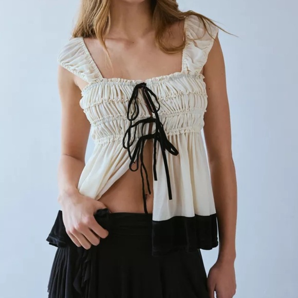 Kimchi Blue Tops - UO Kimchi Blue Melissa Tie Front Babydoll Blouse